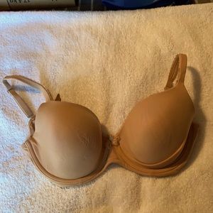 Victoria’s Secret t-shirt bra